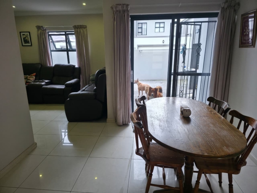 To Let 3 Bedroom Property for Rent in Parklands North Western Cape
